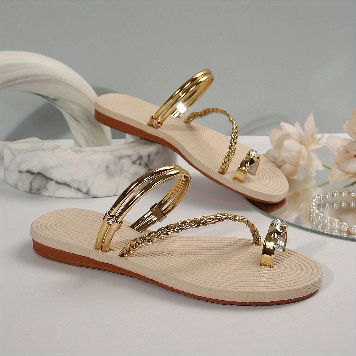 Chic Golden Metallic Chain Women’s Slide Sandals - Summer Fashion Flat Slippers with Open Toe Design, Comfortable & Breathable Casual Shoes, Rubber Sole & EVA Insole, Perfect for Parties & Casual Attire